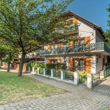 Casa de hóspedes Corona 3*