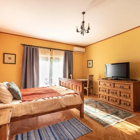 Corona Casa de hóspedes 3*