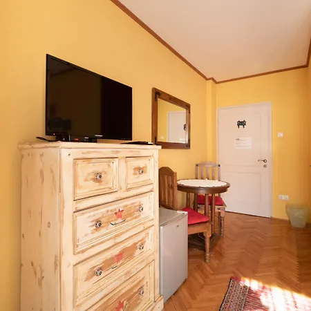 Corona Casa de hóspedes